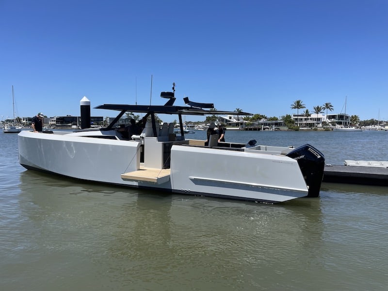 TANK-Roger Hill designed 13.9m monohull motor yacht